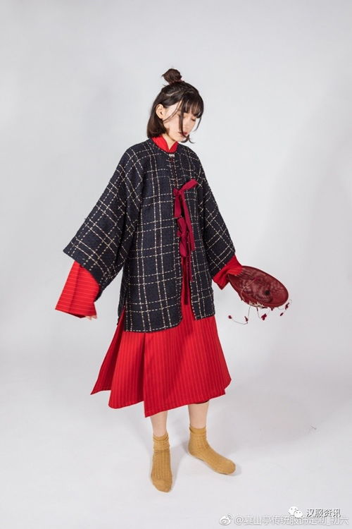 30日汉服成品市场动态简报 消费需求稳中有升，创新设计引领新潮流